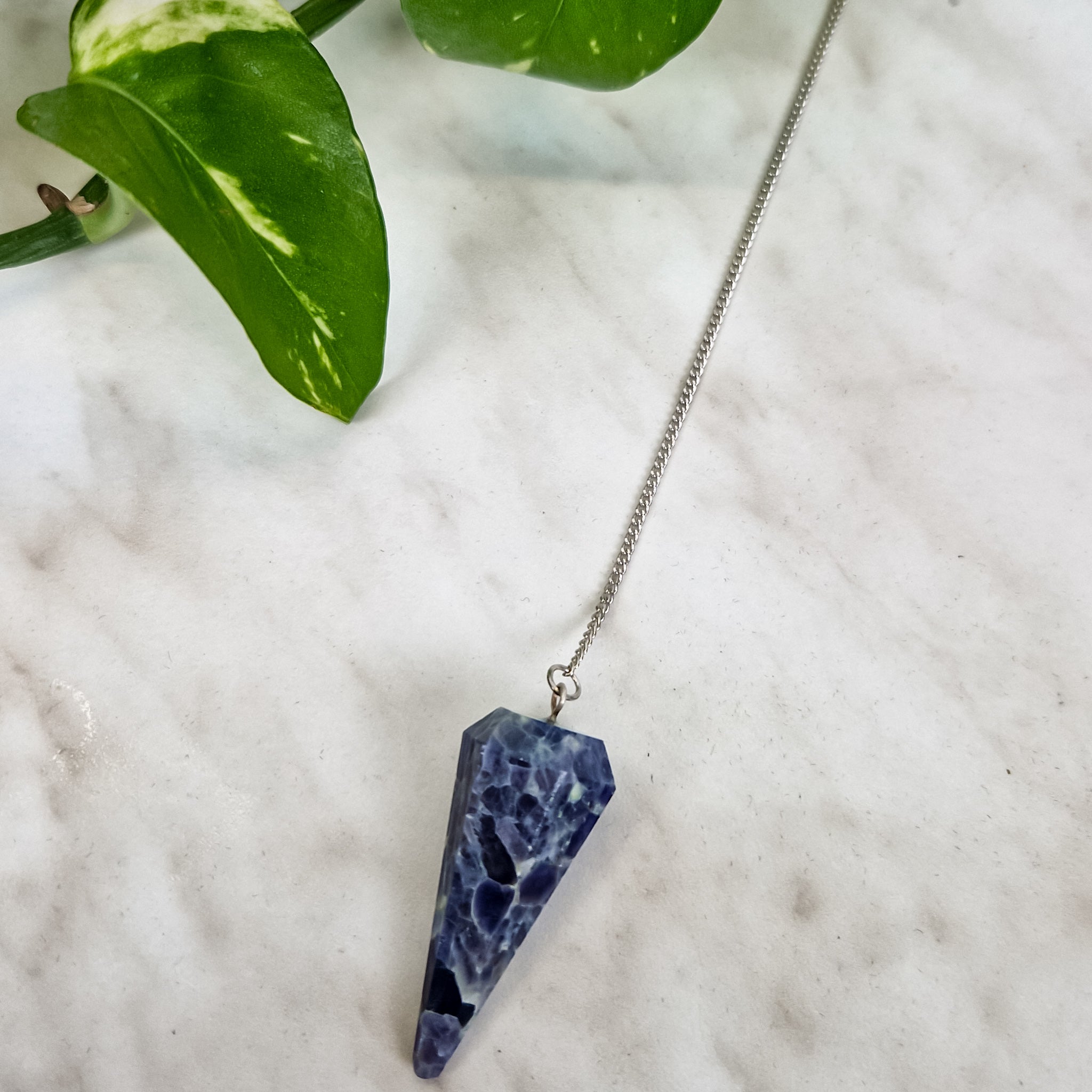 Pendulum Iolite